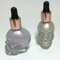 Makeup Revolution-Halloween Skull Liquid -Highlighter