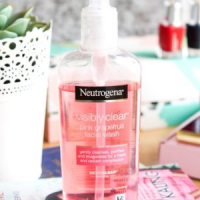 Neutrogena Visibly Clear Pink Grapefruit Facial Wash [200ml]: Refreshing and Revitalizing Cleanser for Acne-Prone Skin