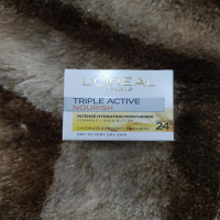 L'Oreal Triple Active Nourish Face Cream 24 Hr Hydration - 50ml: Unlock Radiant Skin with Intense Moisture