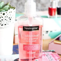Neutrogena Visibly Clear Pink Grapefruit Facial Wash 200ml: A Refreshing Solution for Clear and Radiant Skin