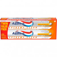 Aquafresh Whitening Action Mint Blast Extreme Clean Fluoride Toothpaste Twin Pack